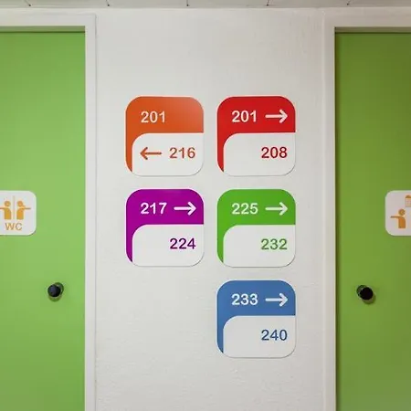 Hotel Hotelf1 Marseille Aeroport 3*