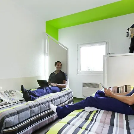 Hotel Hotelf1 Marseille Aeroport 3*